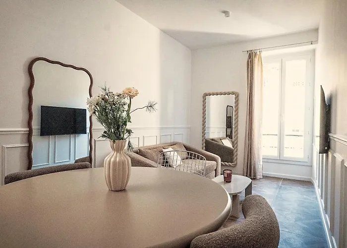 Reflet D'azur, A Deux Pas De La Promenade & La Apartment Nice